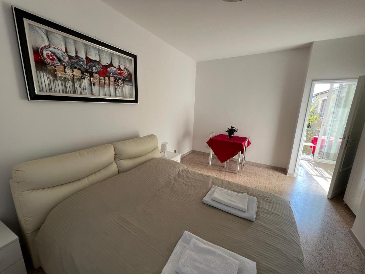 Casa Roma Rooms& Apartmens Padova Bagian luar foto
