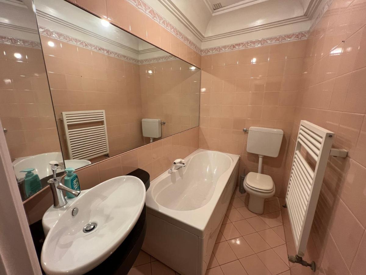 Casa Roma Rooms& Apartmens Padova Bagian luar foto